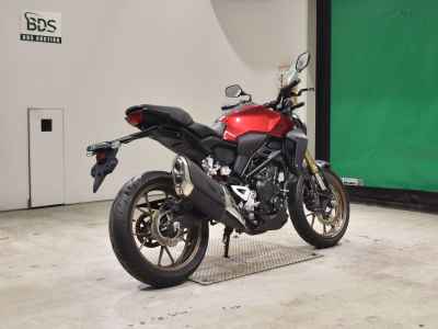 Honda CB250R 2019