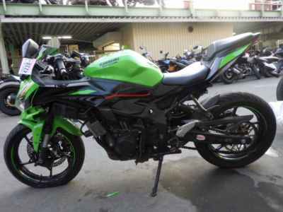 Kawasaki Ninja ZX-25R 2022