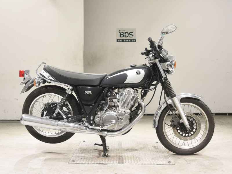 Yamaha SR400 2022