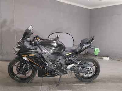 Kawasaki Ninja ZX-25R 2022