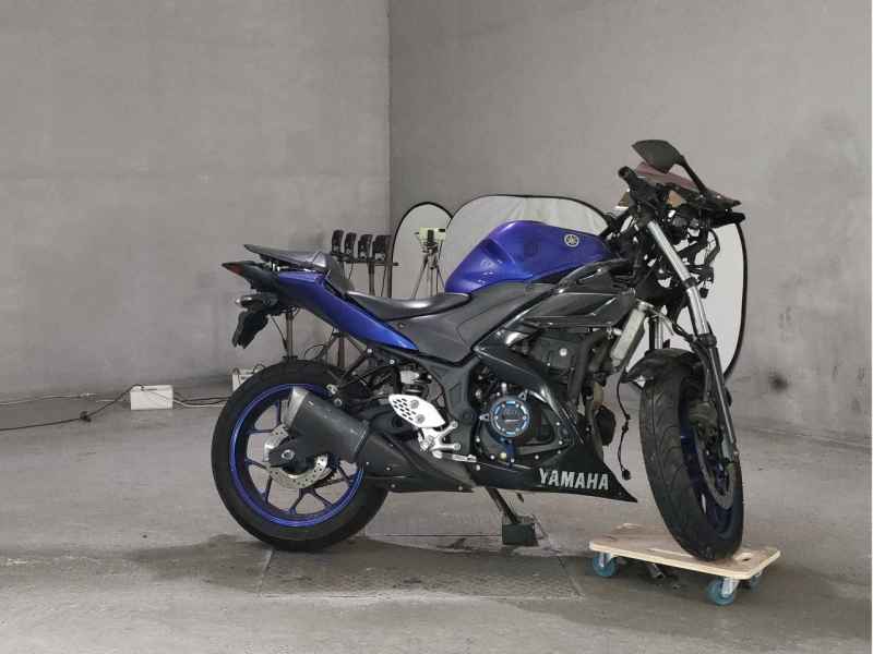 Yamaha YZF-R25 2018