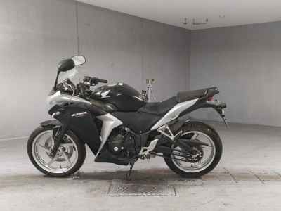 Honda CBR250R 2011