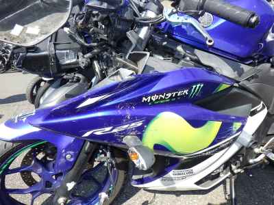 Yamaha YZF-R25 2015