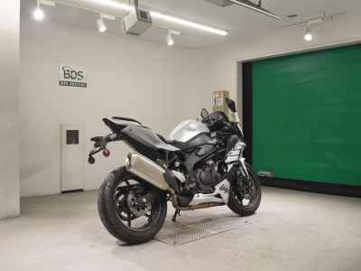 Kawasaki Ninja ZX-4R 2025