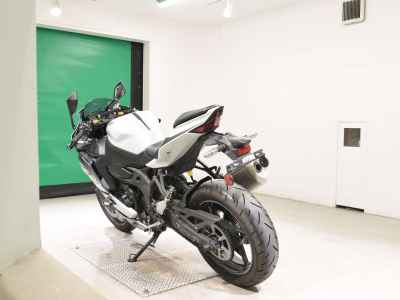 Kawasaki Ninja ZX-4R 2025