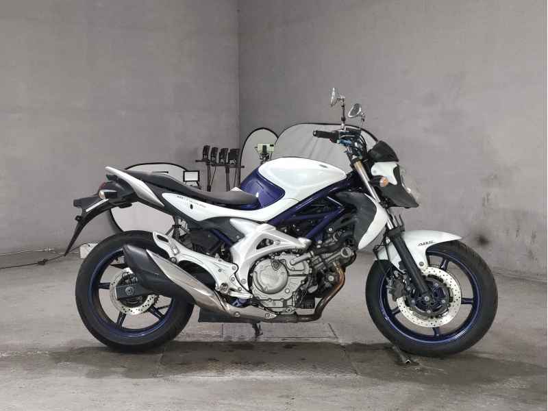 Suzuki Gladius SFV400 2010