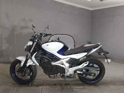 Suzuki Gladius SFV400 2010