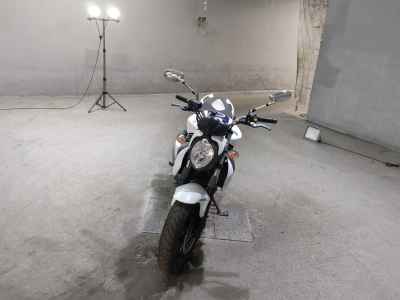 Suzuki Gladius SFV400 2010