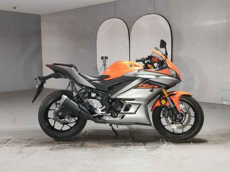 Yamaha YZF-R25 2022