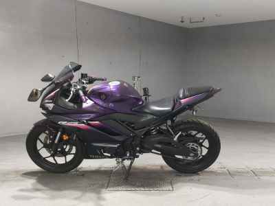 Yamaha YZF-R25 2023