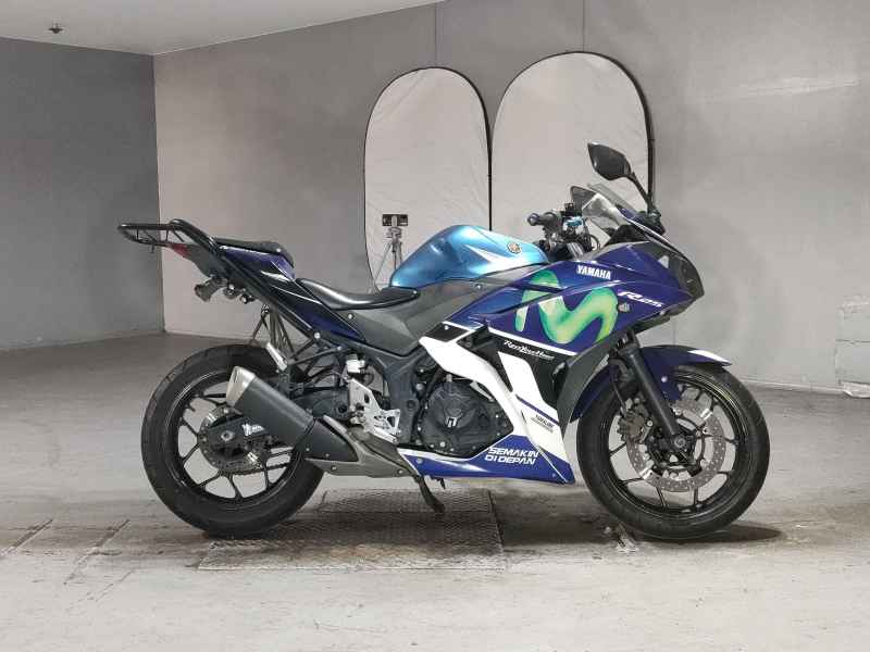 Yamaha YZF-R25 2015