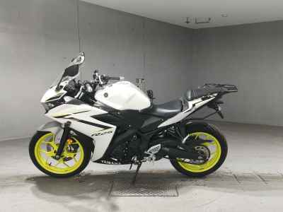 Yamaha YZF-R25 2018