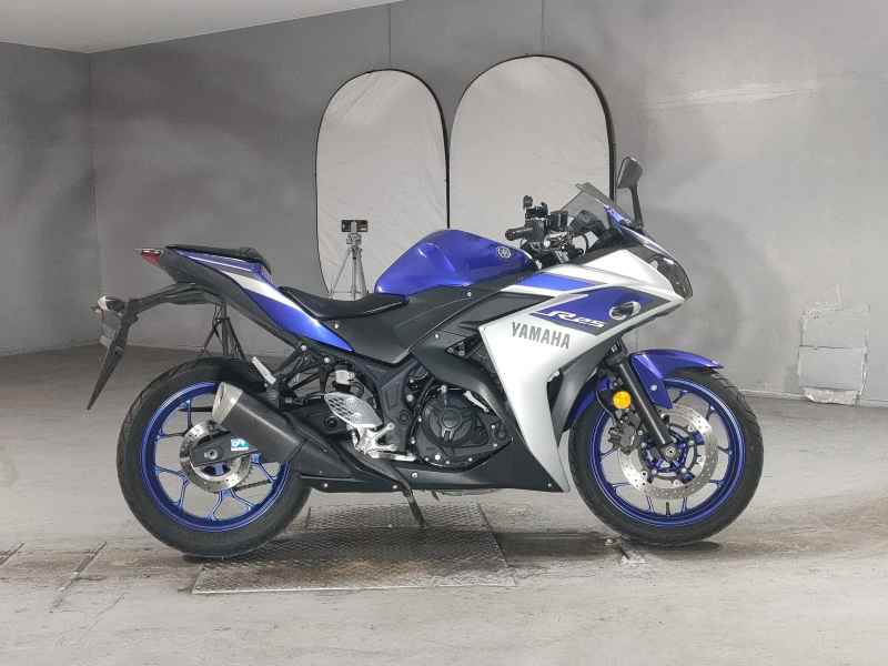 Yamaha YZF-R25 2015