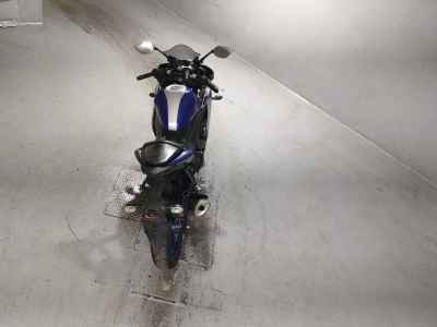 Yamaha YZF-R25 2015