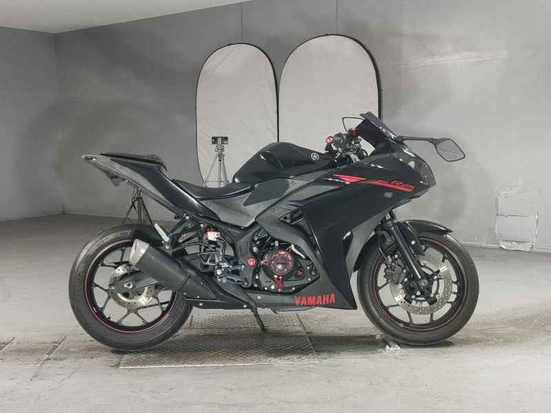 Yamaha YZF-R25 2015