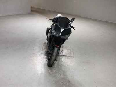 Yamaha YZF-R25 2015