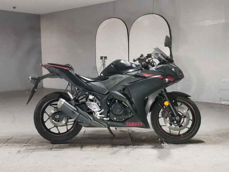 Yamaha YZF-R25 2015