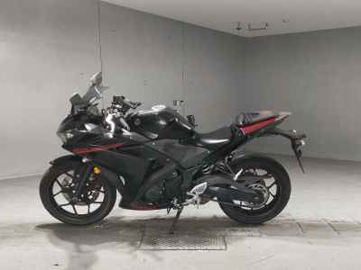 Yamaha YZF-R25 2015