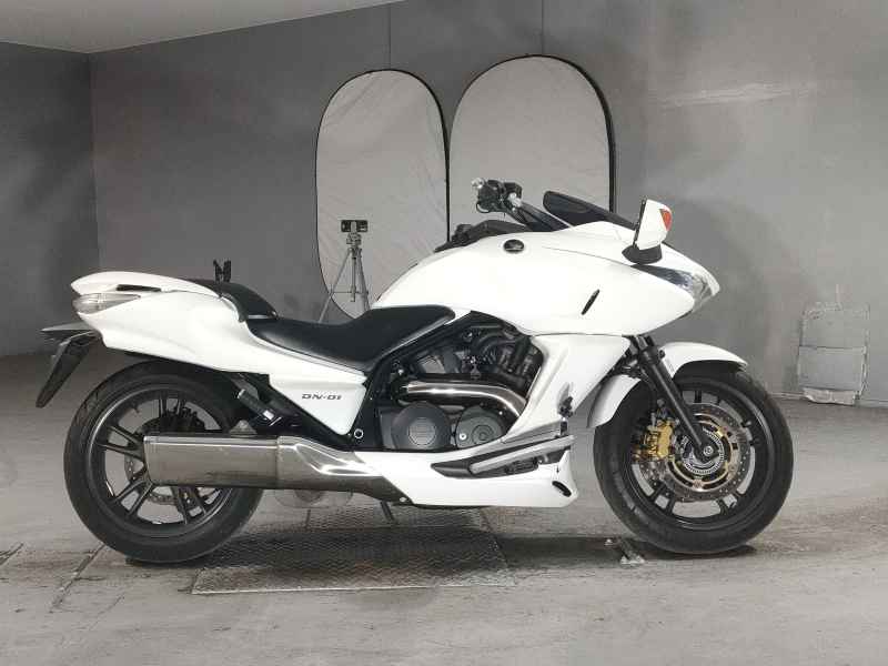 Honda DN-01 2010