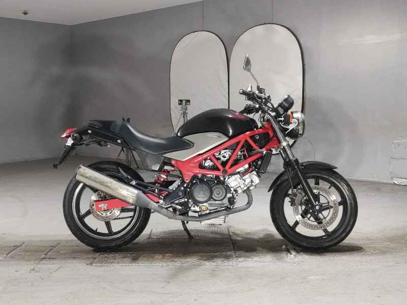Honda VTR250 2011