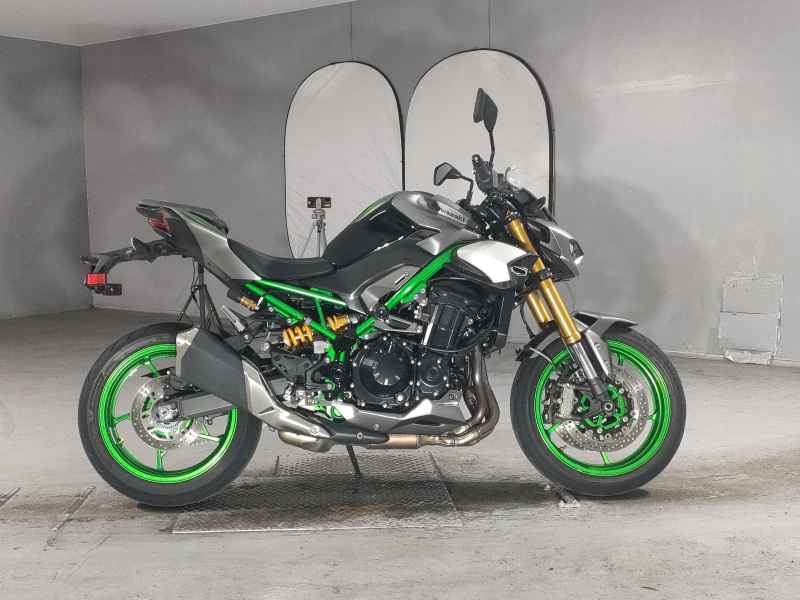 Kawasaki Z900 SE 2025