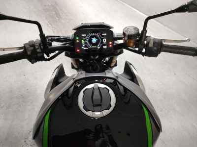 Kawasaki Z900 SE 2025