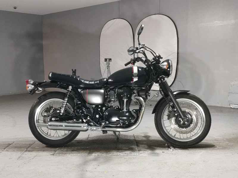 Kawasaki W800 2022