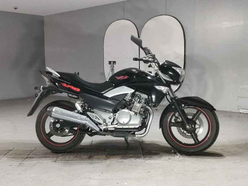 Suzuki GSR250