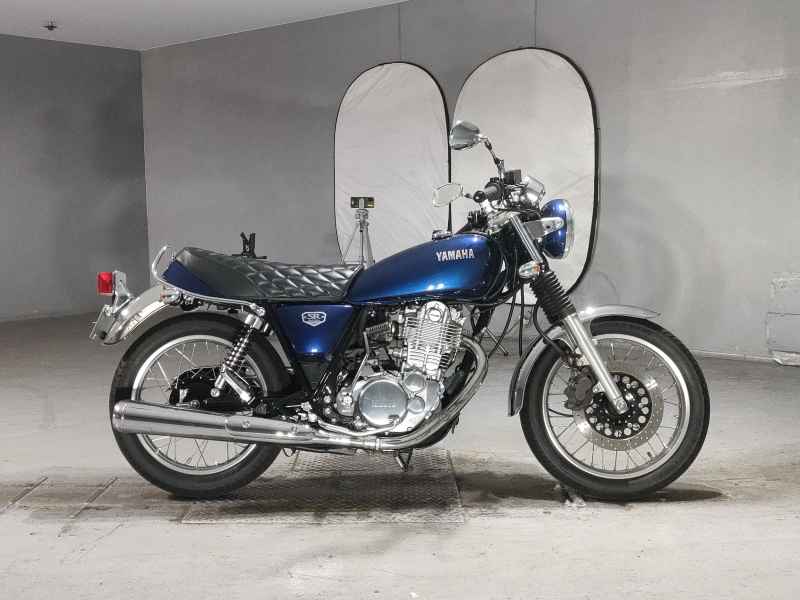 Yamaha SR400 2021