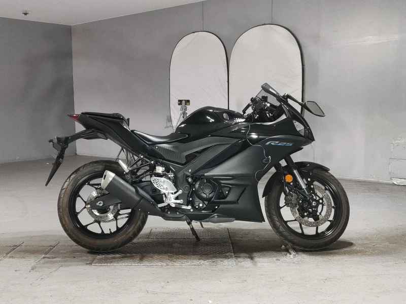 Yamaha YZF-R25 2022