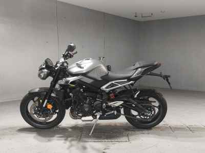 Triumph Street Triple R 2023