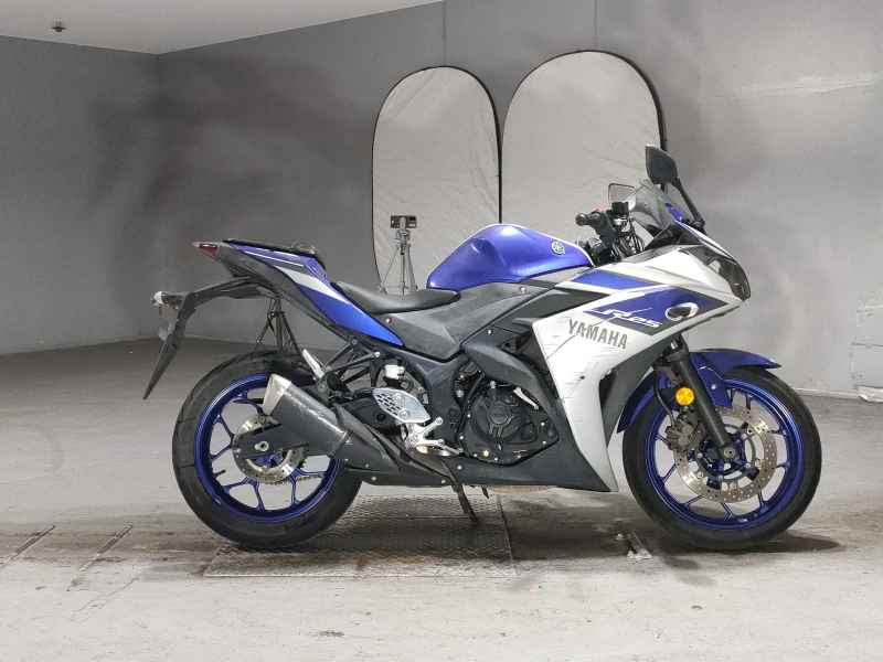 Yamaha YZF-R25 2015