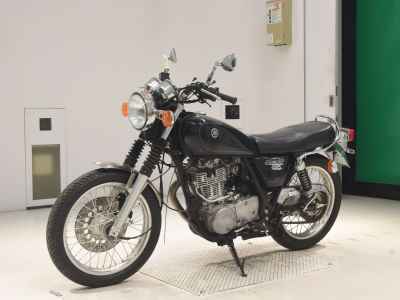 Yamaha SR400 2016