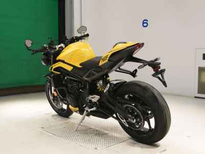 Triumph Street Triple 2010