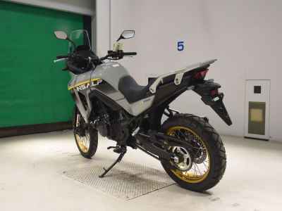 Honda Transalp 750 2025