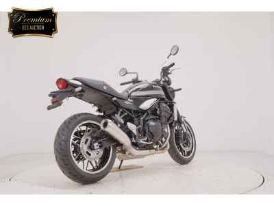 Kawasaki Z900RS 2025