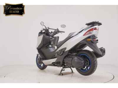 Suzuki Burgman 400 2024