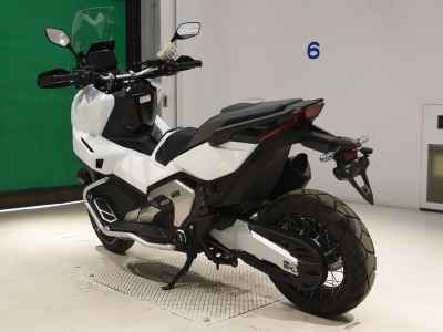 Honda X-Adv 750 2025