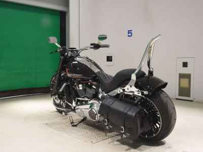 Harley-Davidson Breakout FXBR1920 2023
