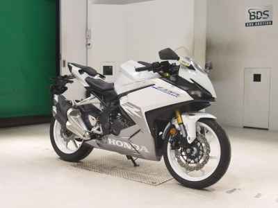 Honda CBR250RR 2023