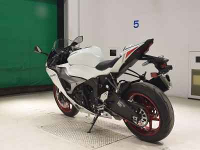 Kawasaki Ninja ZX-6R 2025