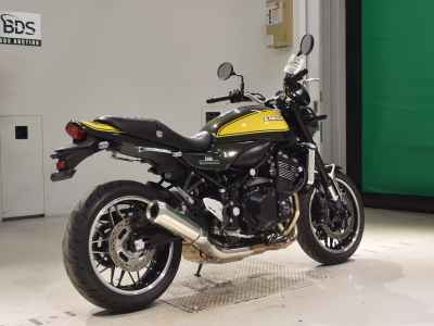 Kawasaki Z900RS 2024