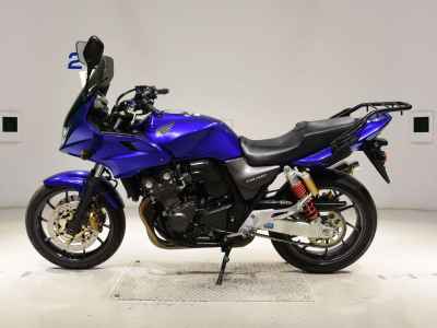 Honda CB400 Super Boldor 2015