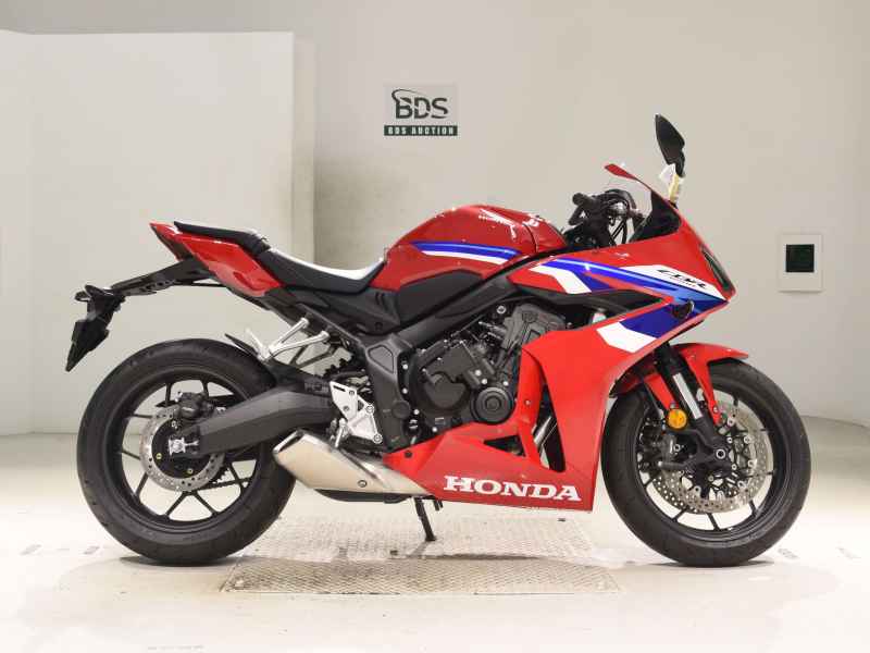 Honda CBR650R E-Clutch 2025