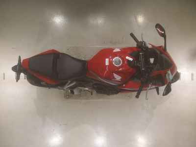 Honda CBR650R E-Clutch 2025