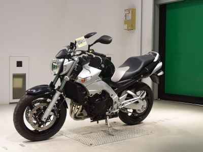 Suzuki GSR400 2008