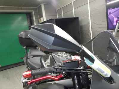 Honda CBR650R E-Clutch 2024