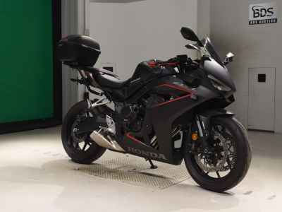 Honda CBR650R E-Clutch 2024