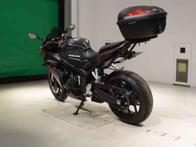 Honda CBR650R E-Clutch 2024