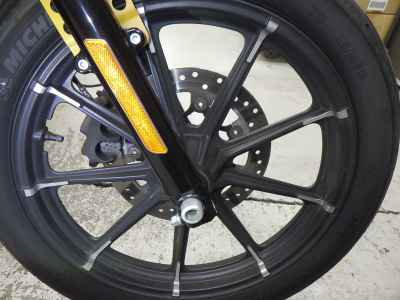 Harley-Davidson Sportster Iron XL883N 2019